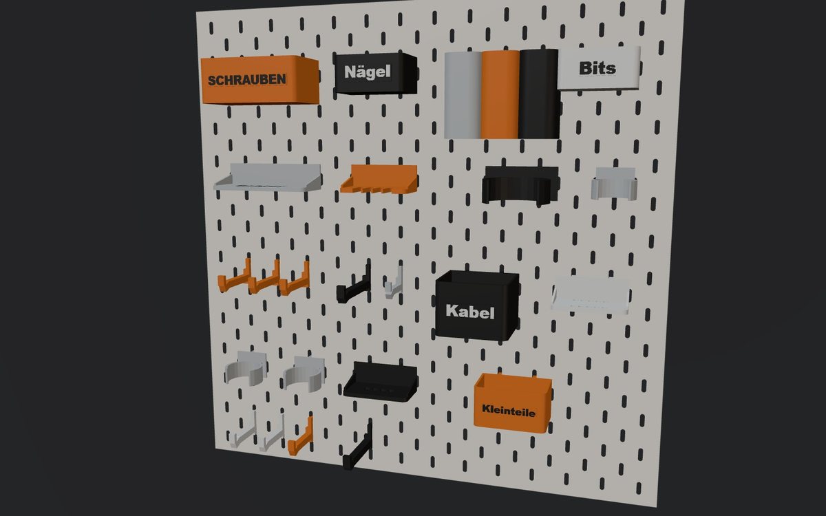 Gerenderte Skådis-Lochwand mit Wannen, Haltern, Haken und Klemmen in Orange, Schwarz und Grau